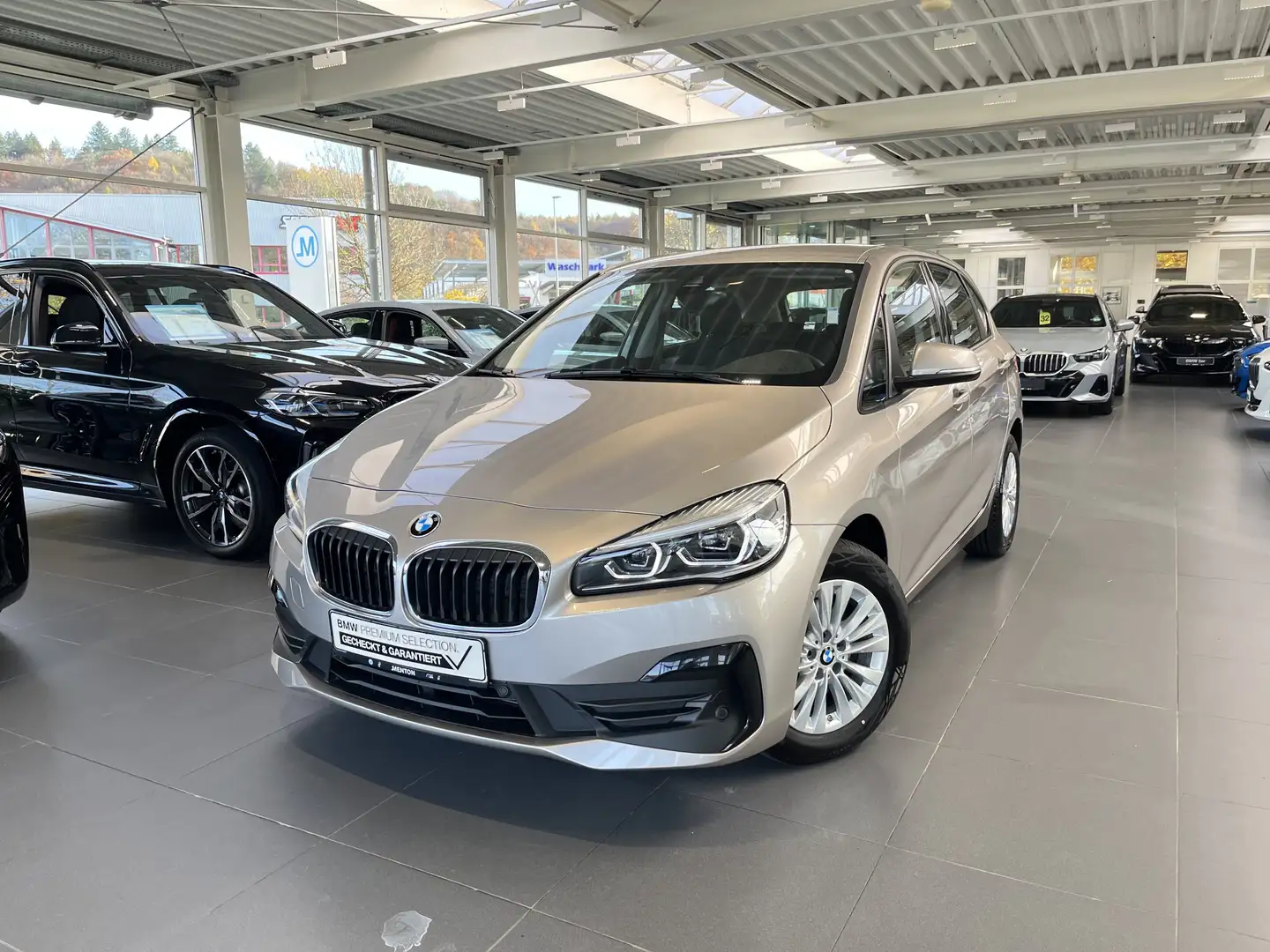 BMW 218 i Active Tourer Advantage/LED/Navi/PDC/aut.Heckkl. Beige - 1