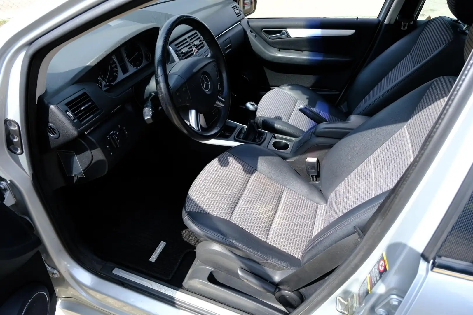 Mercedes-Benz B 200 Turbo Half leder|Pano|Airco|Stoelverwarming Grijs - 2