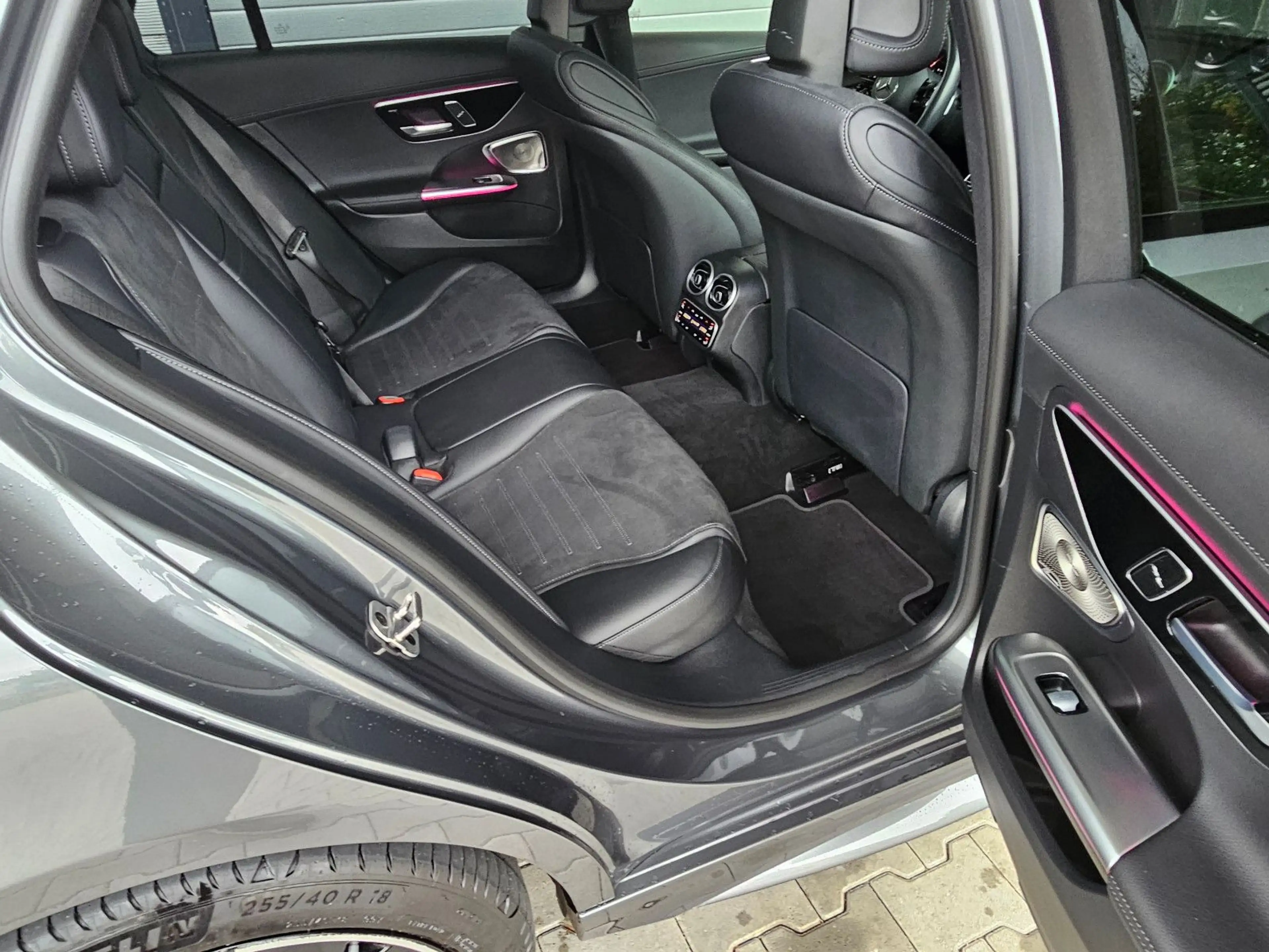 Mercedes-Benz C 300 de T AMG Line Top Ausstattung 1Hand — photo 14