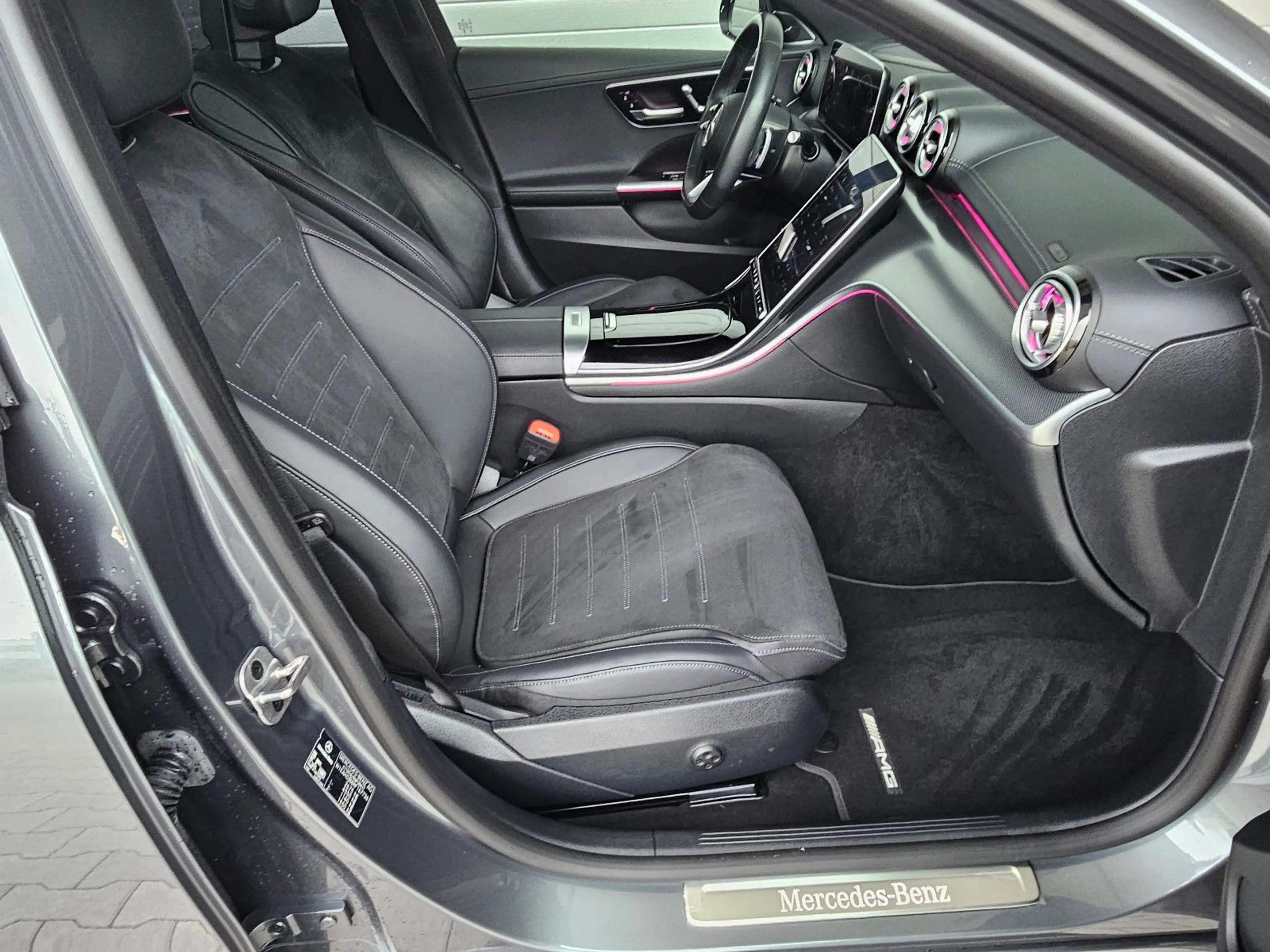 Mercedes-Benz C 300 de T AMG Line Top Ausstattung 1Hand — photo 12
