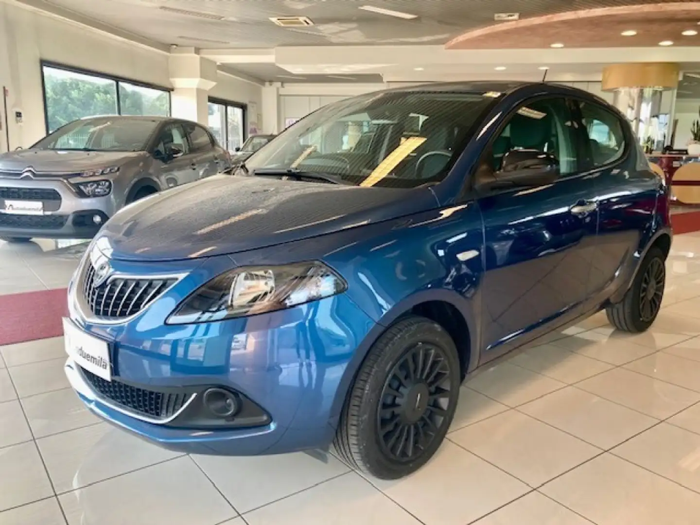 Lancia Ypsilon 1.0 FireFly 5 porte S&S Hybrid PREZZO REALE !! Azul - 2