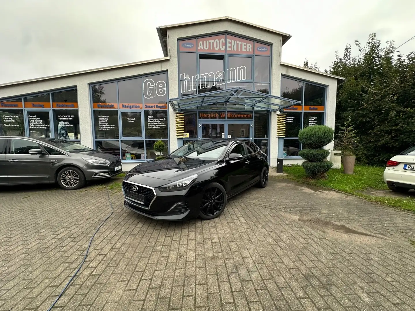 Hyundai i30 Fastback 1.4 T-GDI Noir - 1