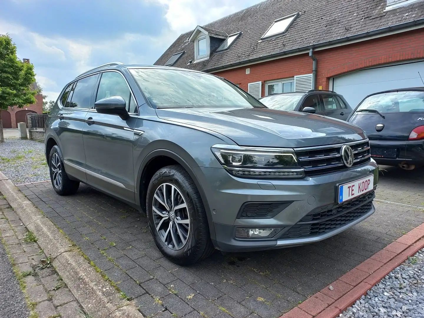 Volkswagen Tiguan Allspace 1.4 TSI ACT Highline BMT Grijs - 1