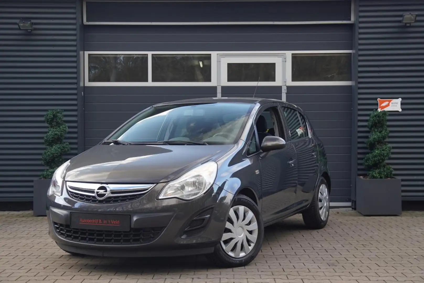 Opel Corsa 1.2-16V Business+ 5DRS AIRCO AUX NETTE AUTO Grau - 1