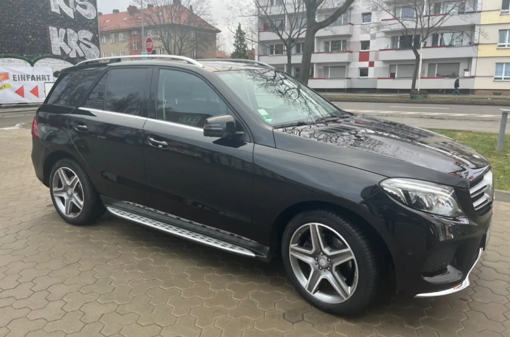 Mercedes-Benz GLE 250 d 4Matic 9G-TRONIC AMG Line Fekete - 1