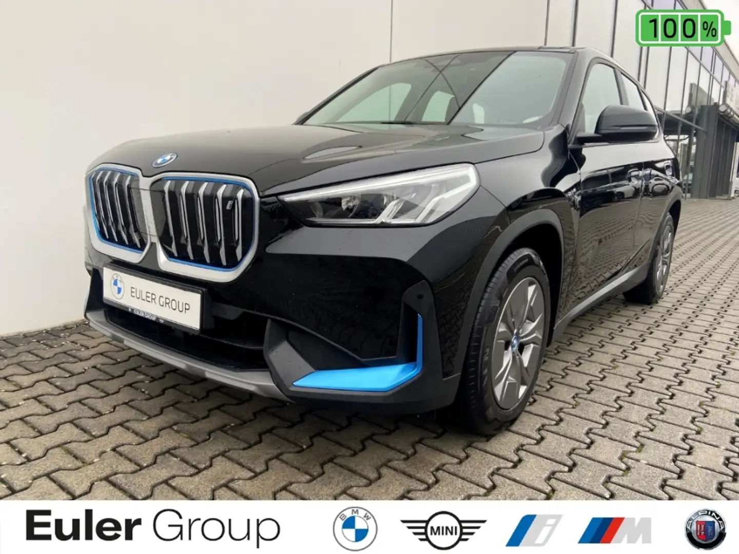 BMW iX1 xDrive 30 A LMR SHZ Parkass DAB ActiveGuard Schwarz - 1