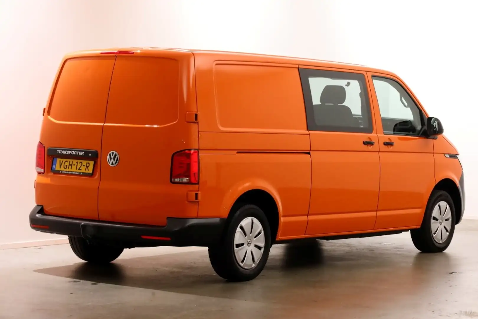 Volkswagen T6.1 Transporter 2.0 TDI 110pk Lang D.C. Airco/Cruise 07-2020 Orange - 2