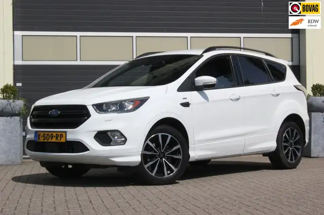Ford Kuga 1.5 Titanium ST-Line Styling Pack | Trekhaak |