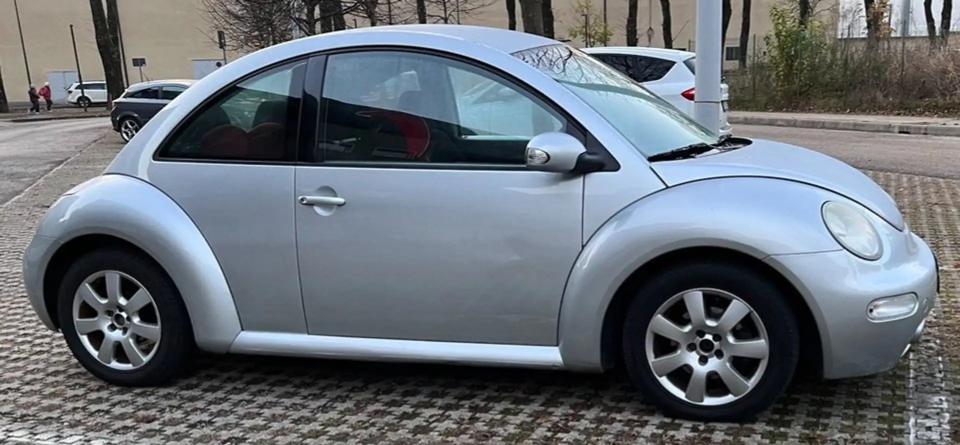 Volkswagen New Beetle Plateado - 1