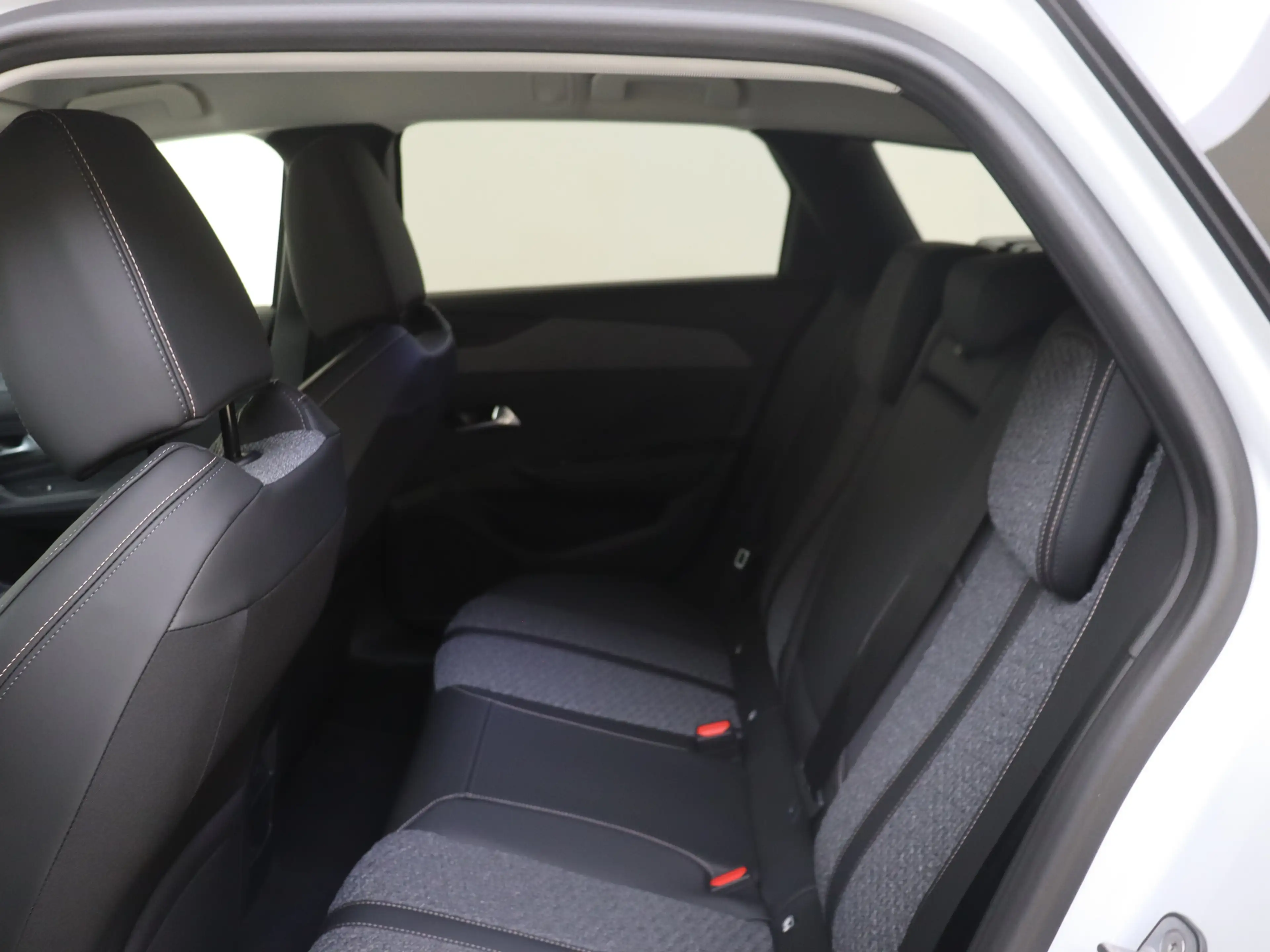 Peugeot 308 SW 1.6 Plug-in Hybrid 195 GT ZEER ZUINIGE RUIME ST — photo 12