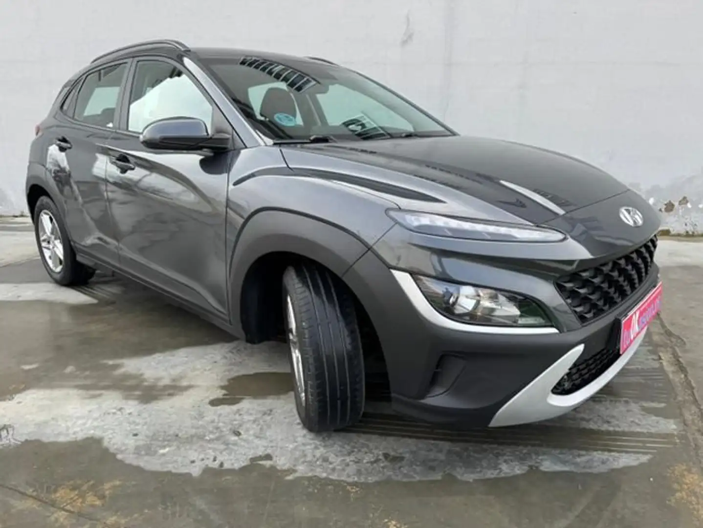 Hyundai KONA 1.0 TGDI Maxx 4x2 Gris - 2