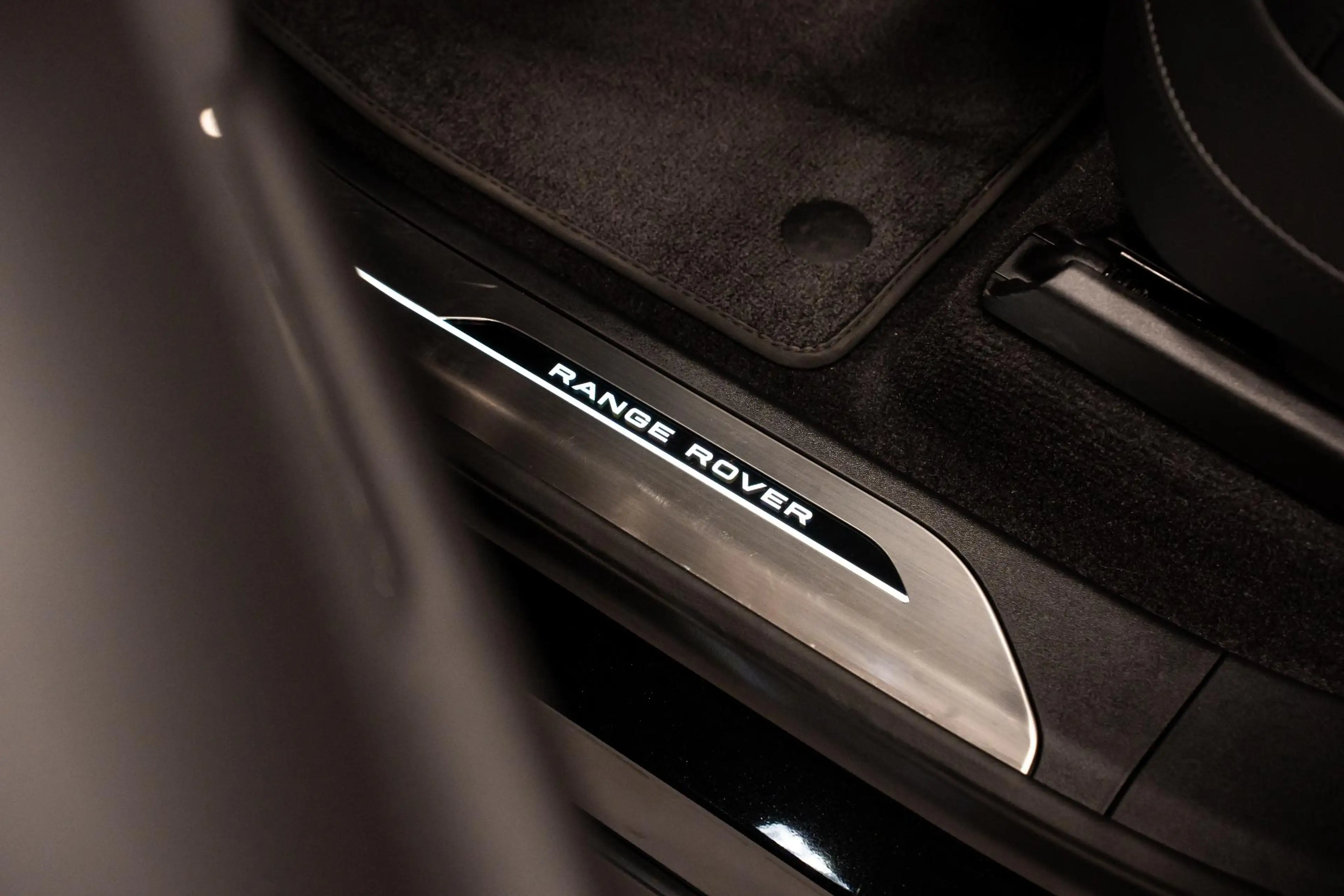 Land Rover Range Rover Sport 3.0 P460e Dynamic HSE PHEV *Panorama / Meridian 3D — photo 32