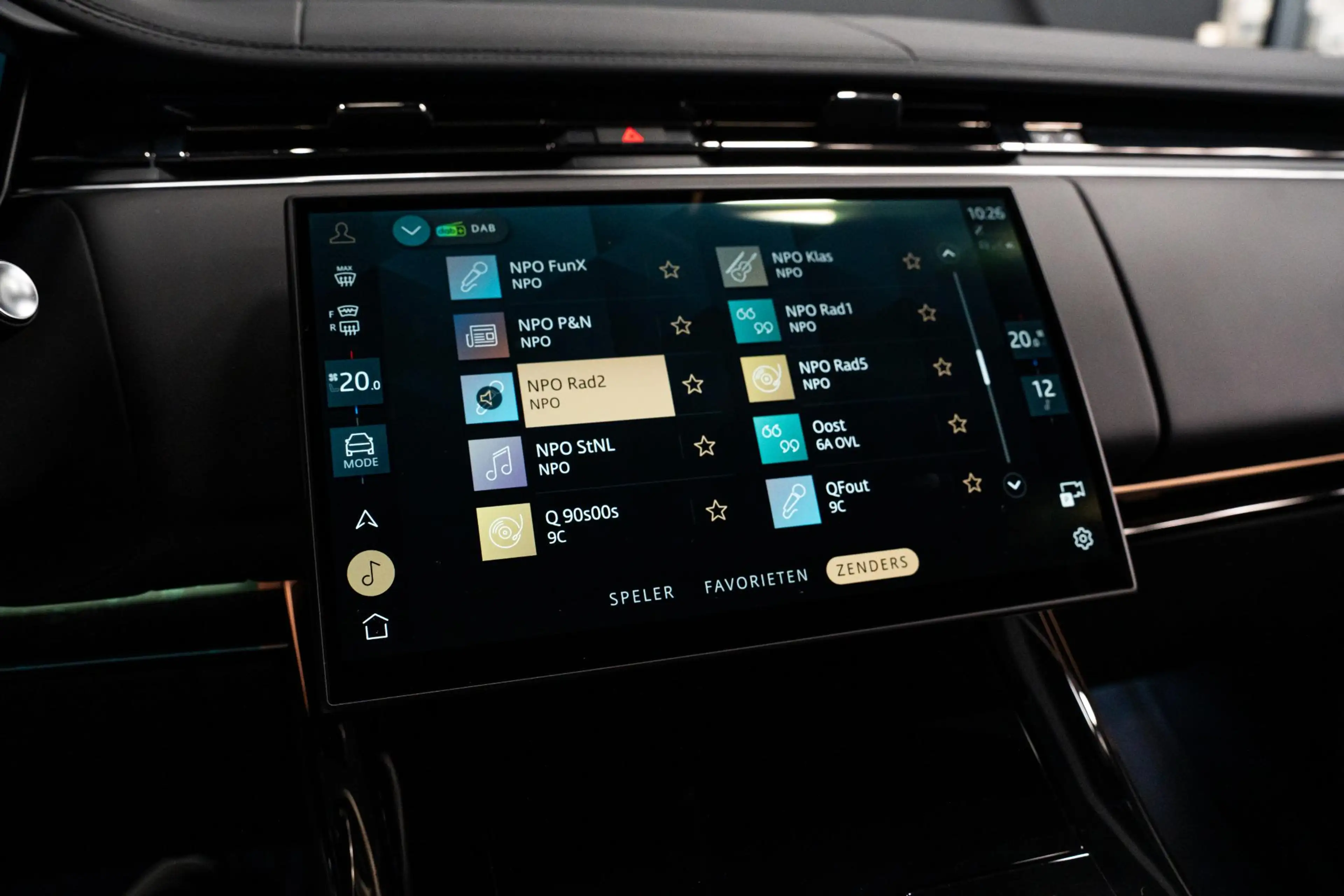Land Rover Range Rover Sport 3.0 P460e Dynamic HSE PHEV *Panorama / Meridian 3D — photo 40