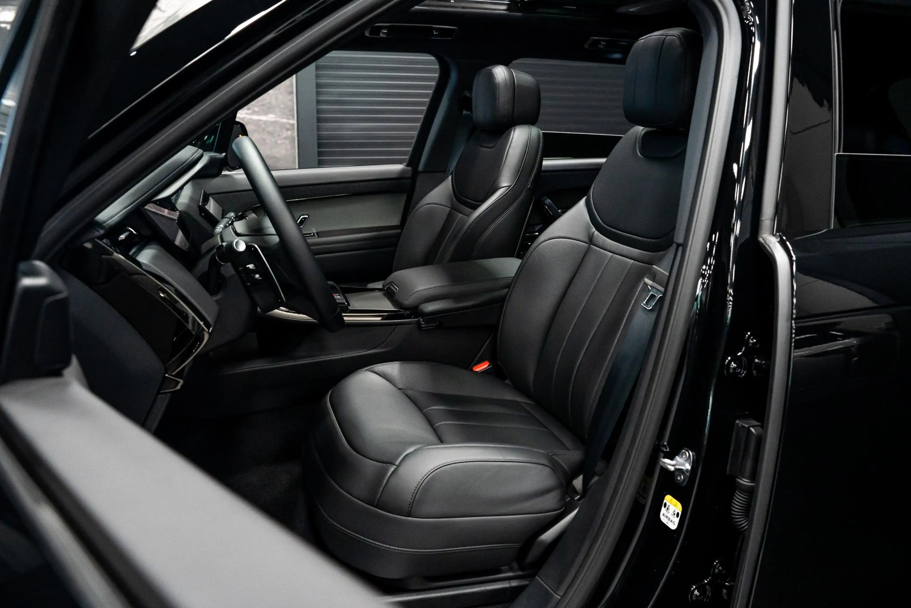Land Rover Range Rover Sport 3.0 P460e Dynamic HSE PHEV *Panorama / Meridian 3D — photo 3