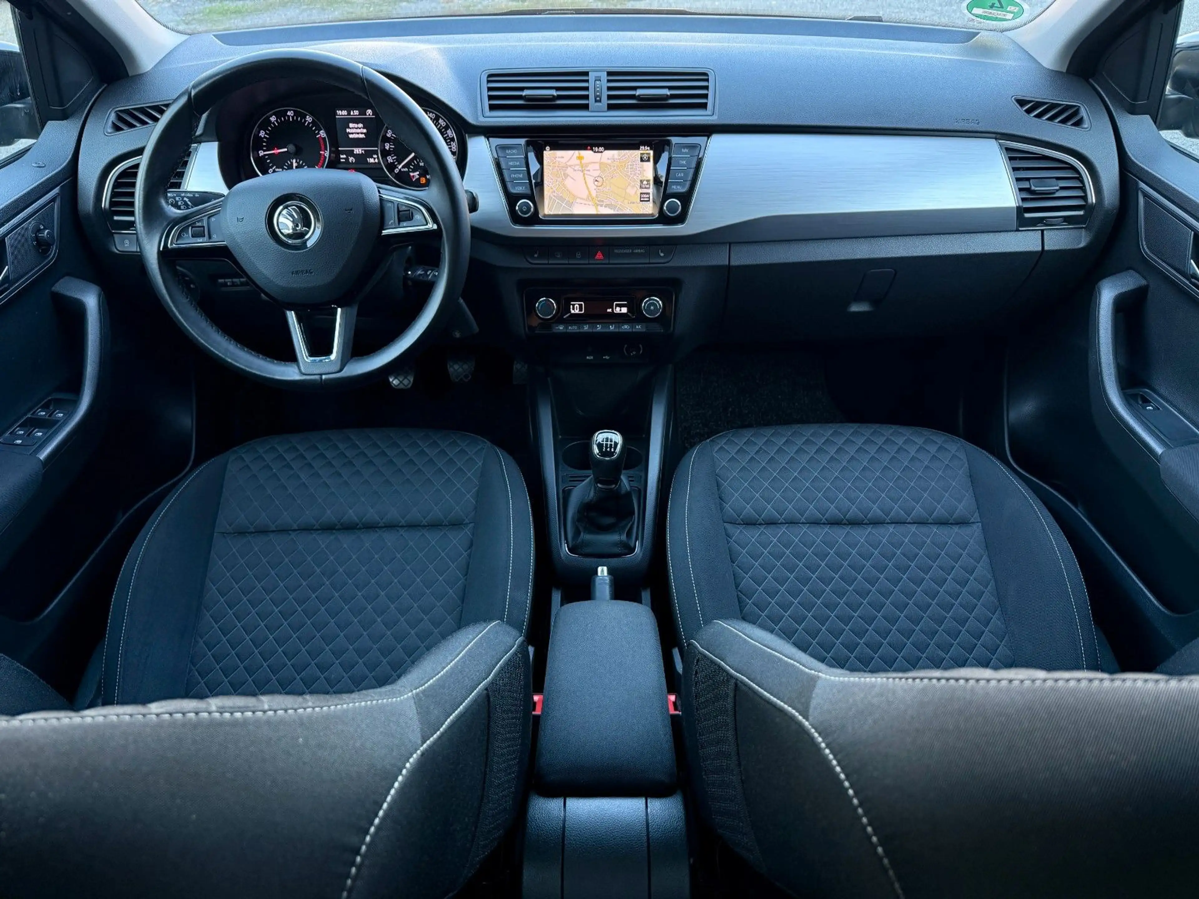 Skoda Fabia #APPLE-CARPLAY#TÜV-NEU#SERVICE-NEU#SHZ#8-FA — photo 12
