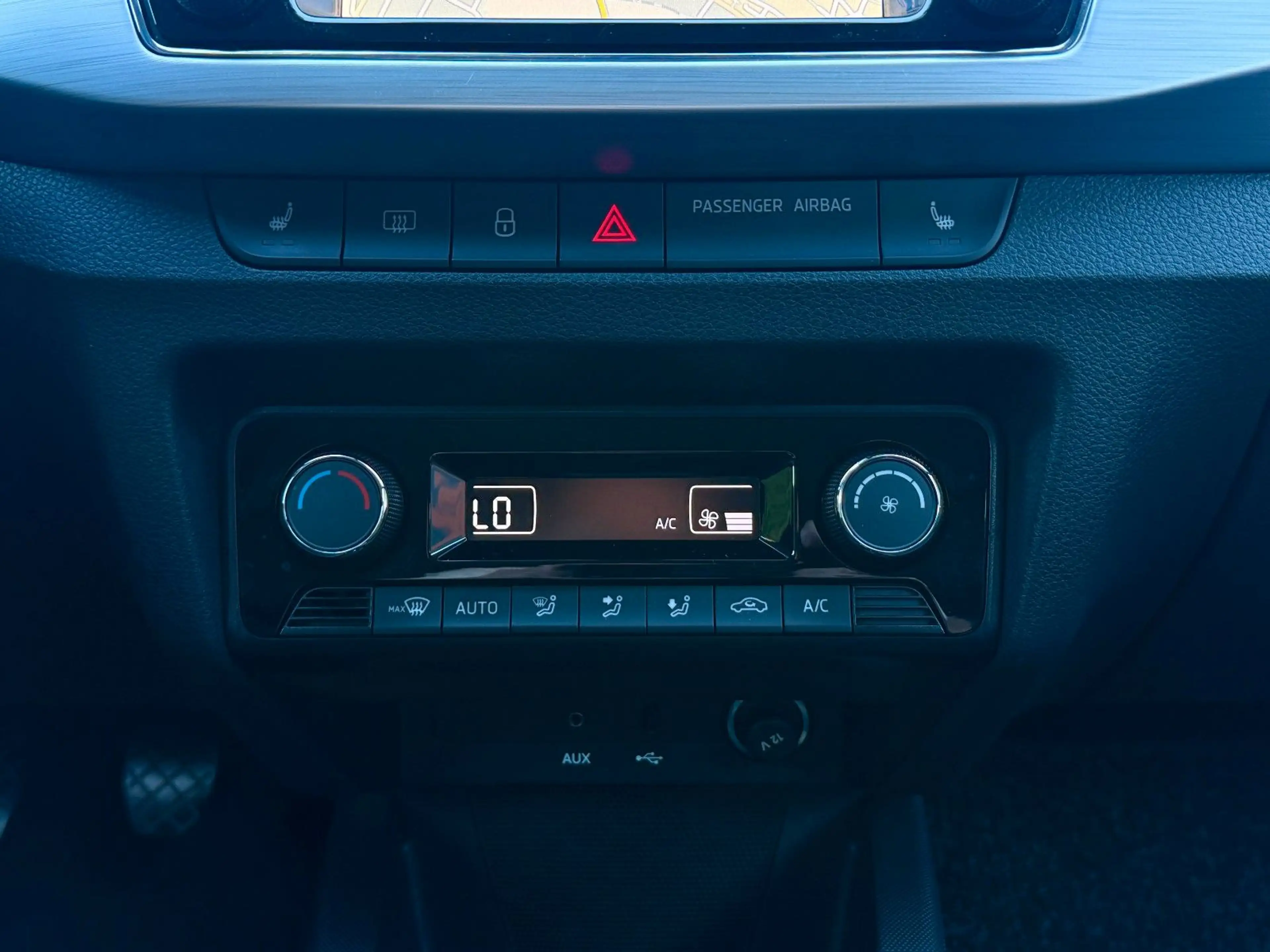 Skoda Fabia #APPLE-CARPLAY#TÜV-NEU#SERVICE-NEU#SHZ#8-FA — photo 14