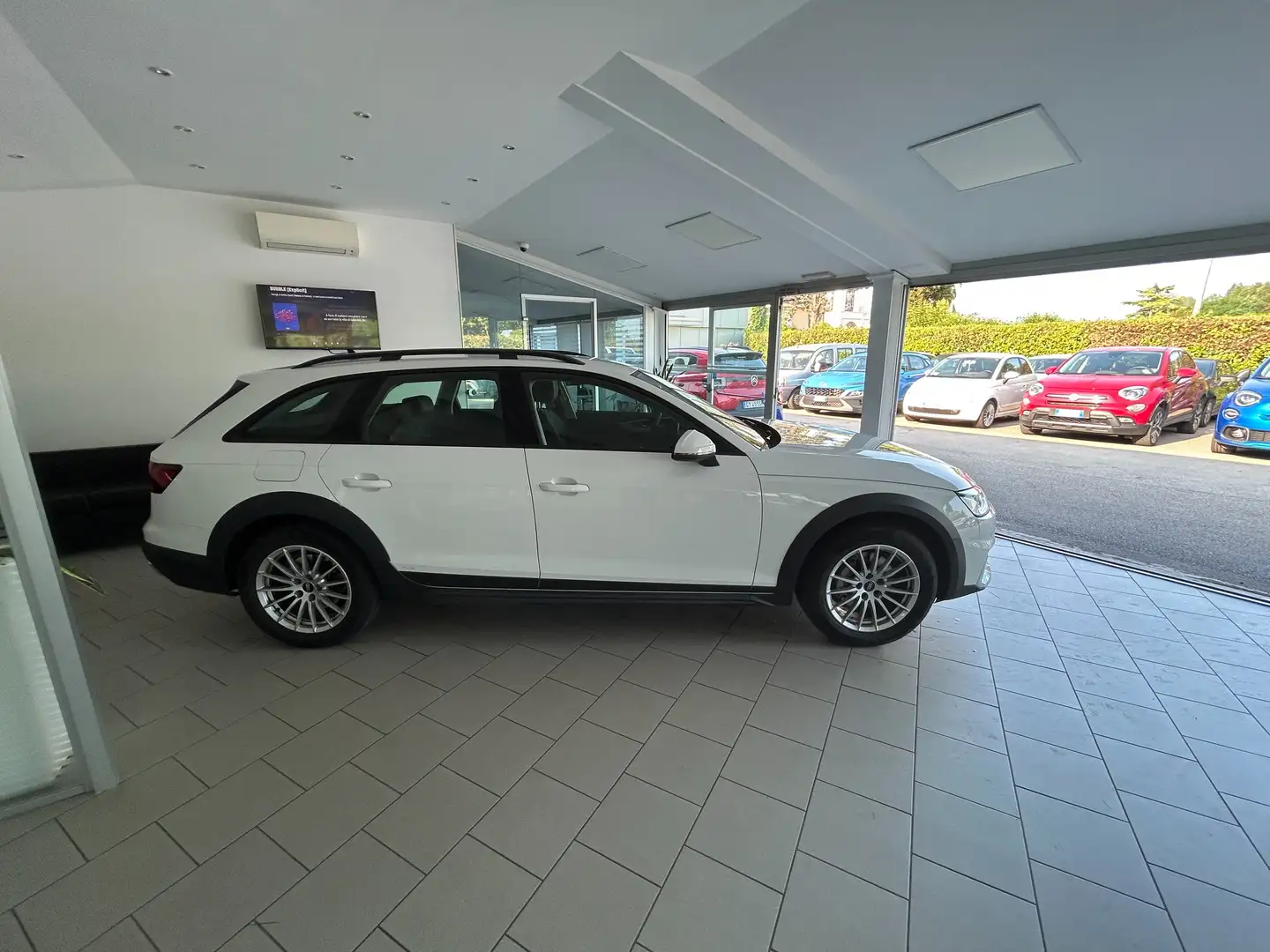 Audi A4 allroad Avant 40tdi mhev Business quattro 204cv s-tronic Bianco - 2