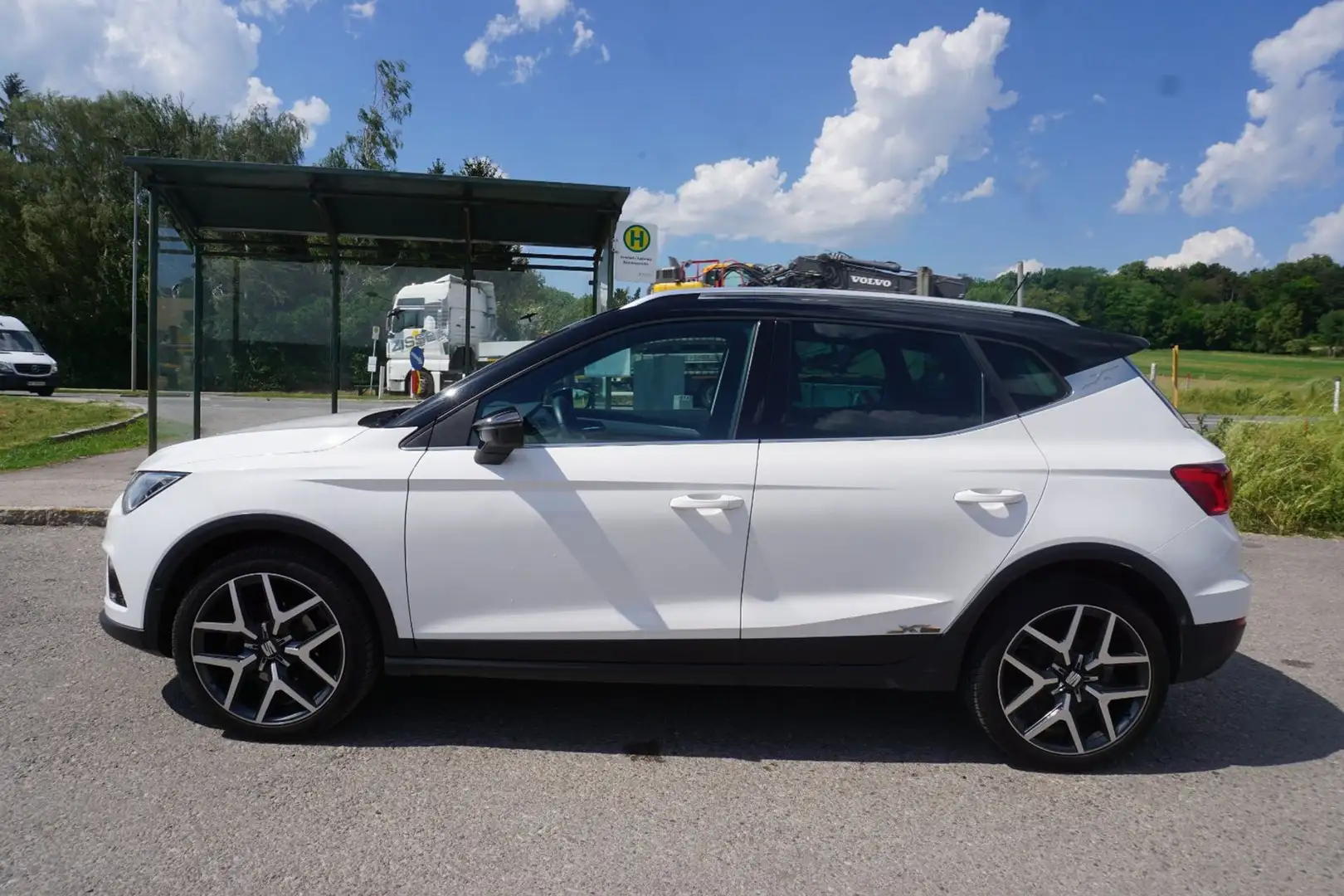 SEAT Arona 1.0 TSI Xcellence Weiß - 2