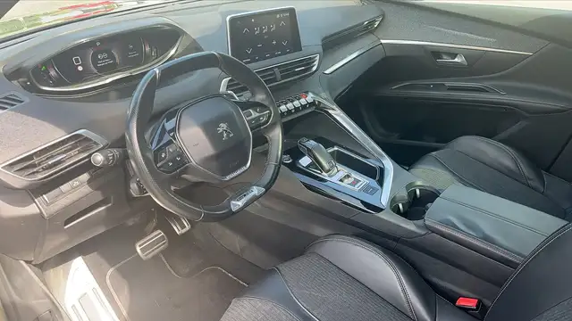 Peugeot 5008 view 8