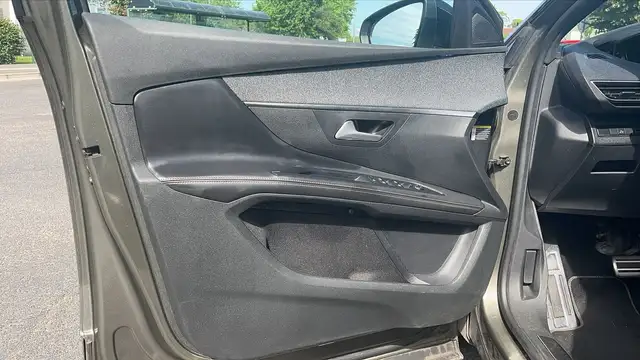 Peugeot 5008 view 7