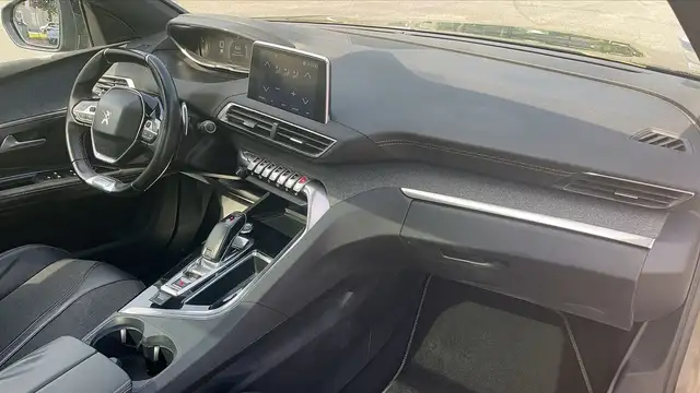 Peugeot 5008 view 10