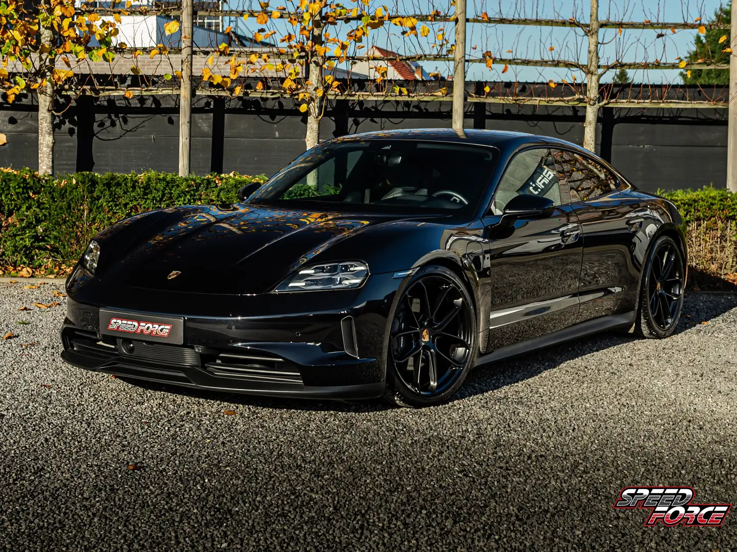 Porsche Taycan Facelift | Perf.Batt+ | 21" GTS | Luchtvering | Noir - 1
