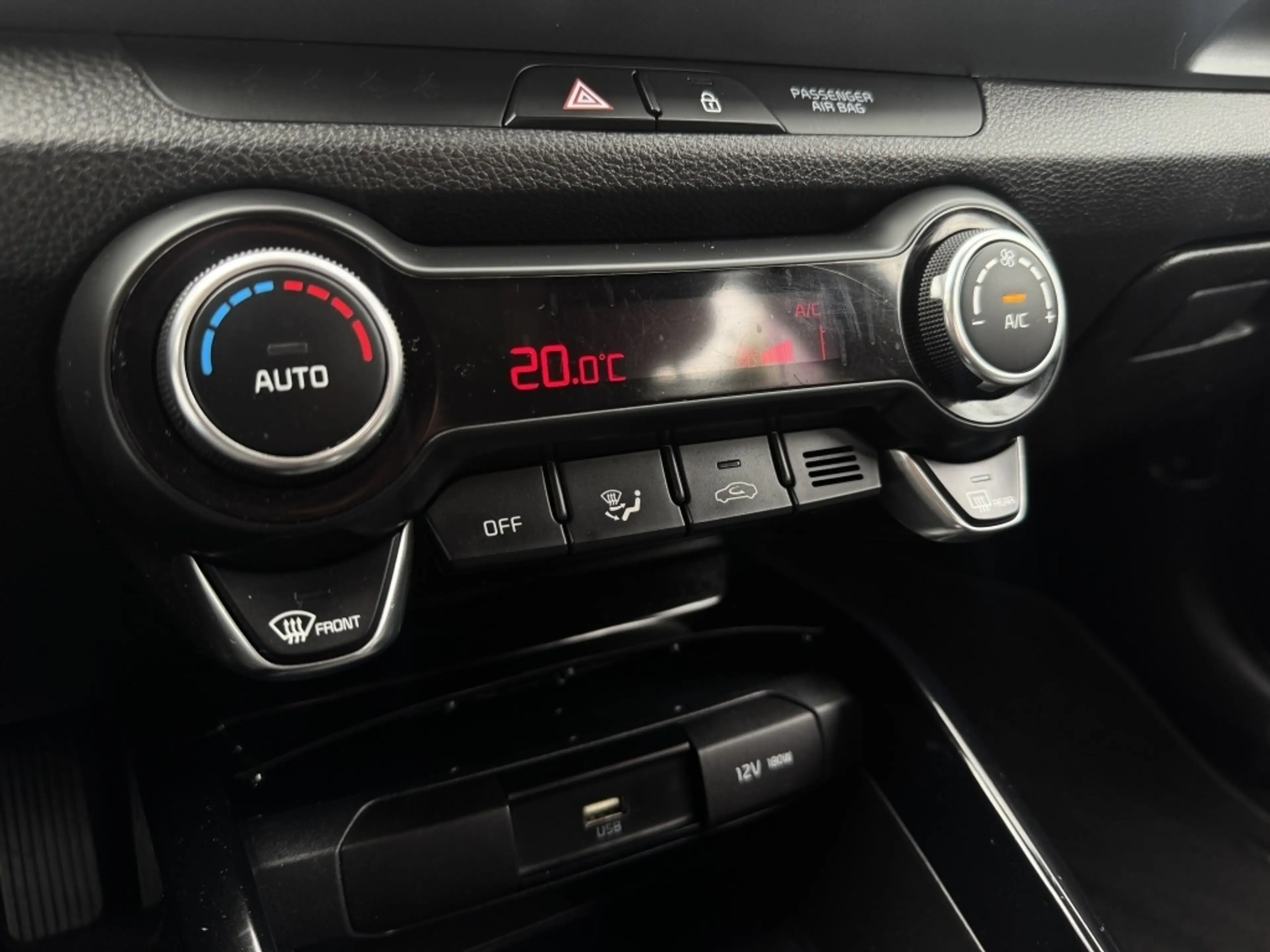 Kia Stonic 1.0 T-GDi MHEV Dyn L — photo 15