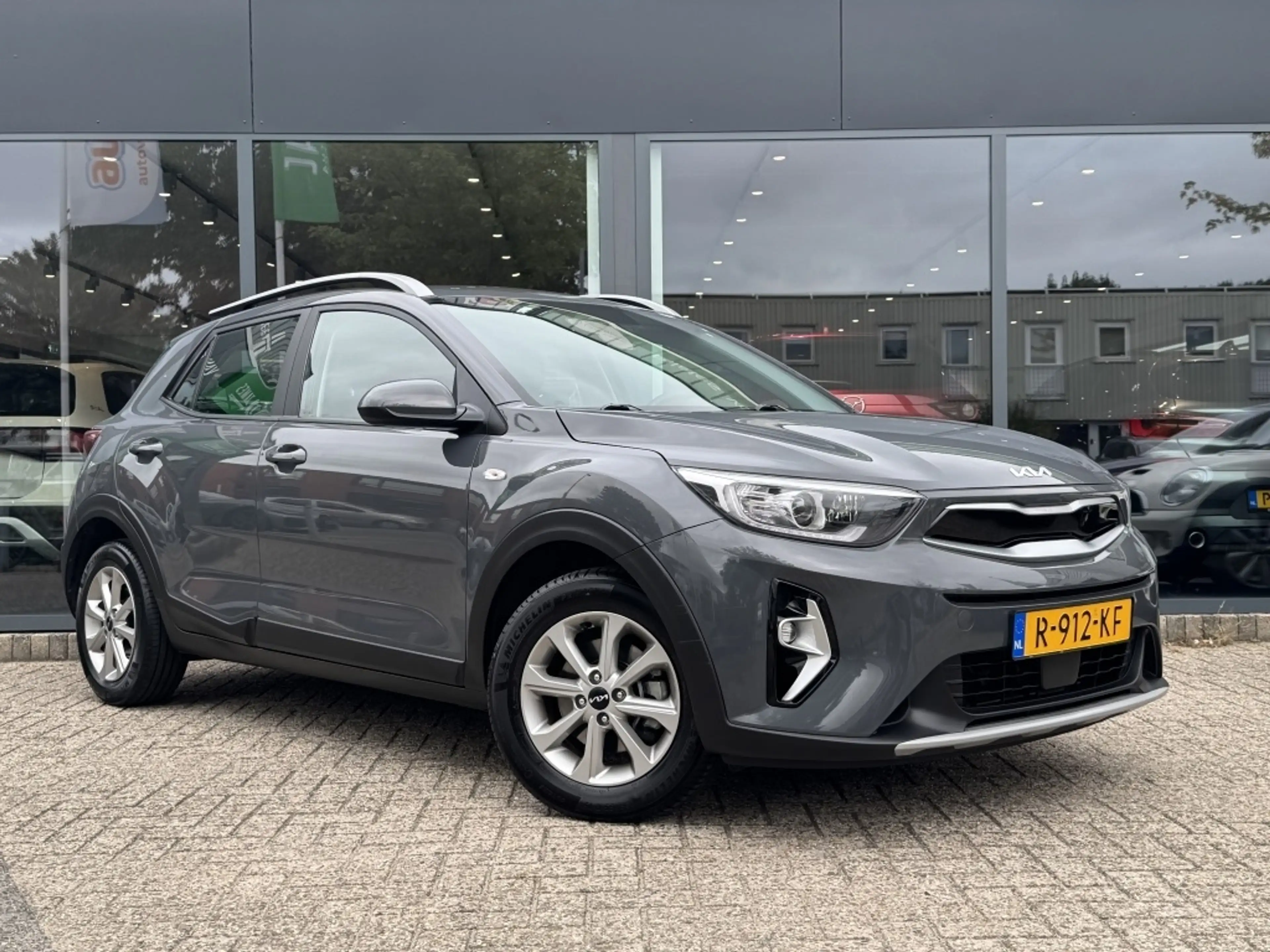 Kia Stonic 1.0 T-GDi MHEV Dyn L — photo 2