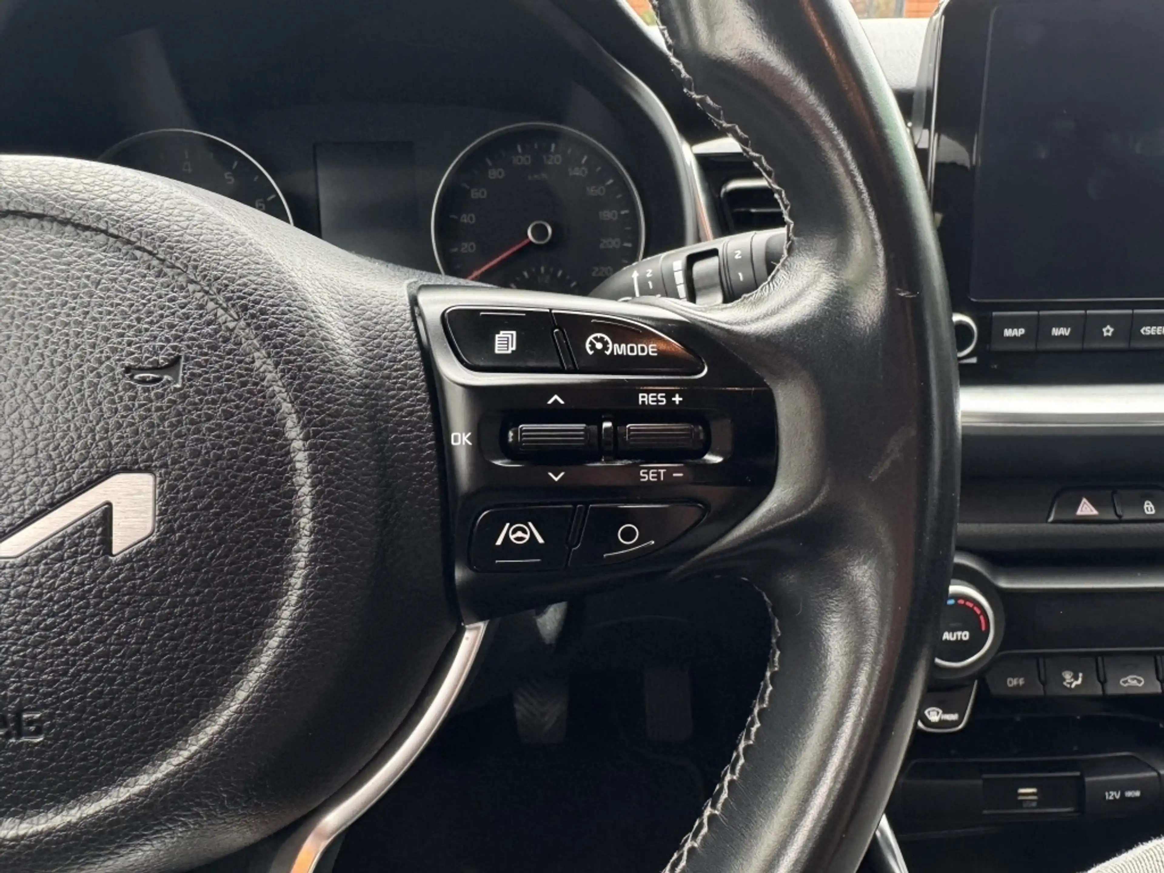 Kia Stonic 1.0 T-GDi MHEV Dyn L — photo 14