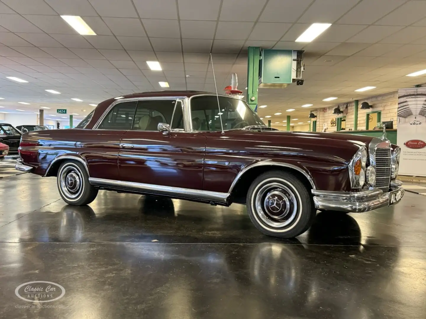 Mercedes-Benz 250 250SE Coupe Automatic  - ONLINE AUCTION Roşu - 1