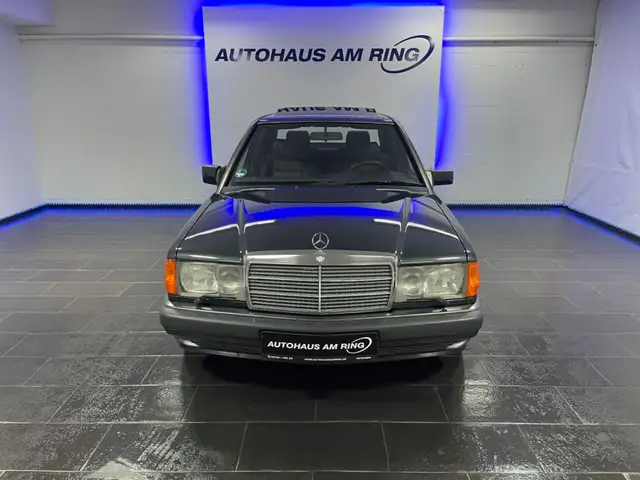 Mercedes-Benz 190 E 2.6 SCHIEBEDACH LEDERLENKRAD H-KENNZEICHEN