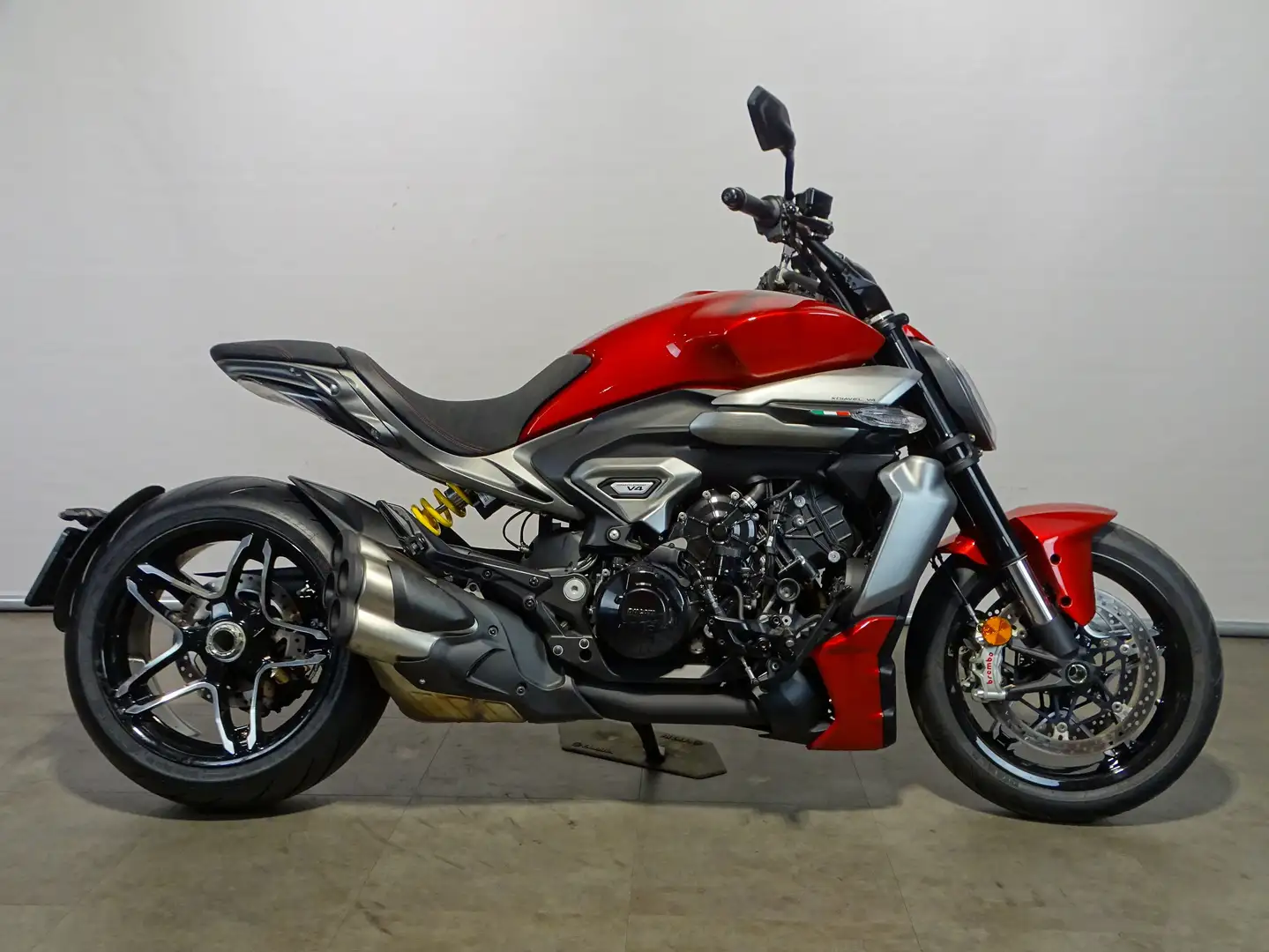 Ducati XDiavel V4 Piros - 1