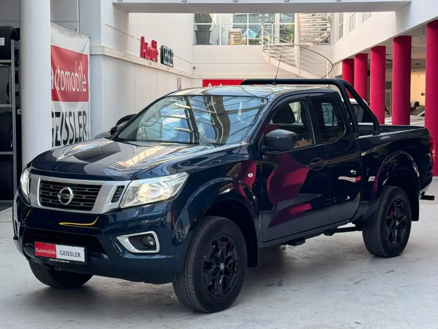 Nissan Navara NP300 Visia King Cab 4x4 AHK+DAB+SITZHZG Blauw - 1