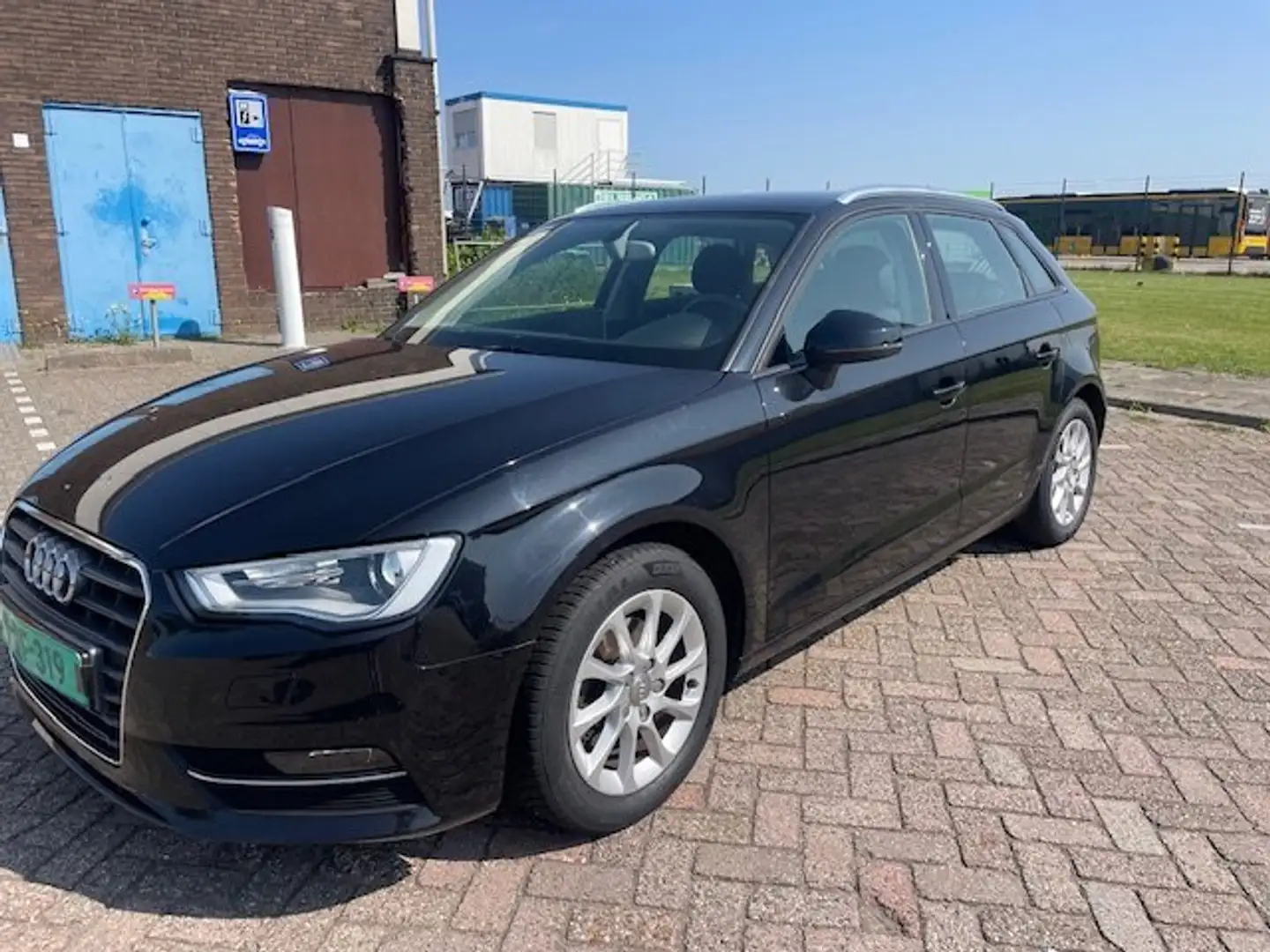 Audi A3 1.4 TFSI Ambit. PL S Zwart - 1