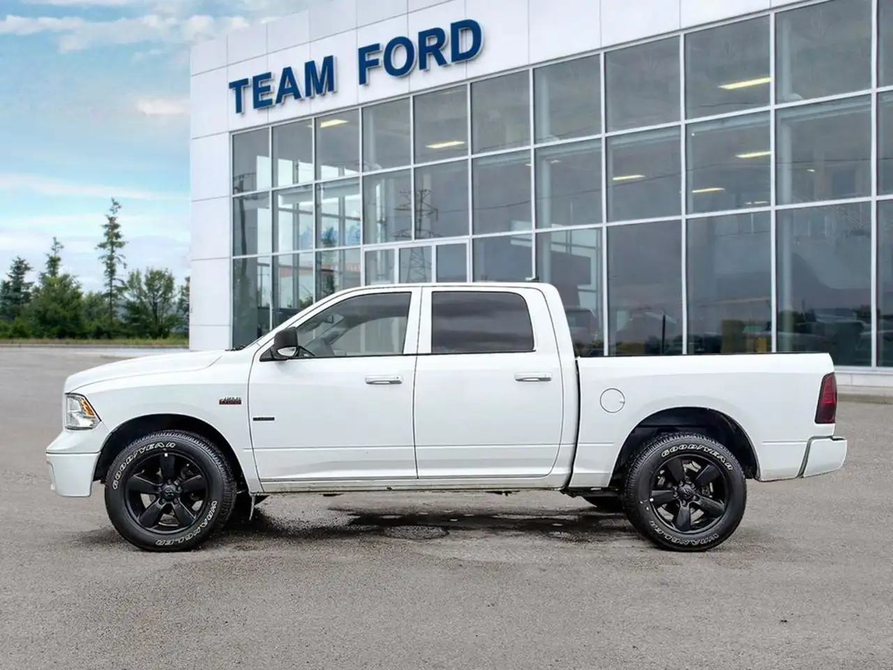 RAM 1500 снимка RAM 1500
