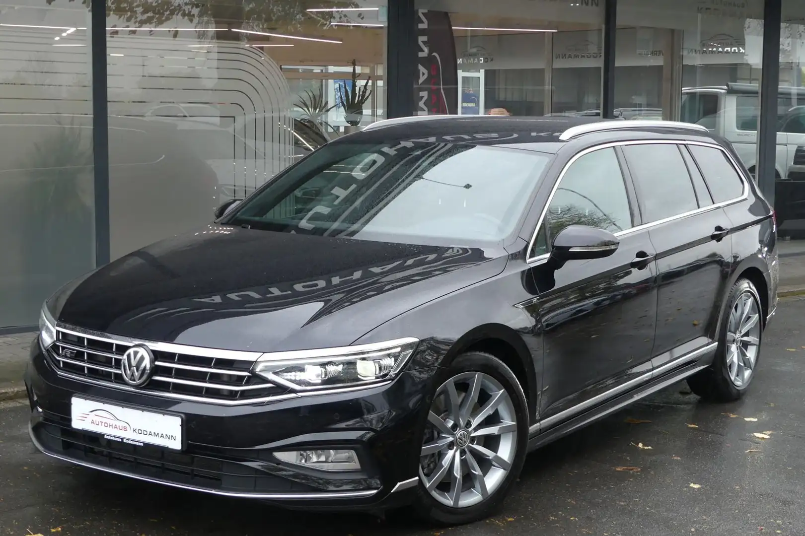 Volkswagen Passat Variant R-Line 239PS 4Motion*STDHZ*Virtua Noir - 2