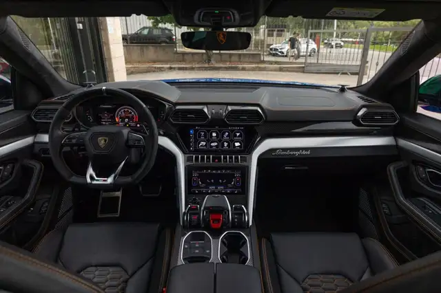 Lamborghini Urus view 14