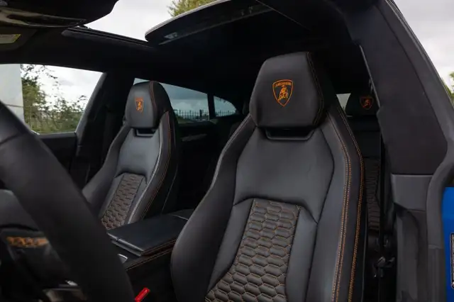 Lamborghini Urus view 11