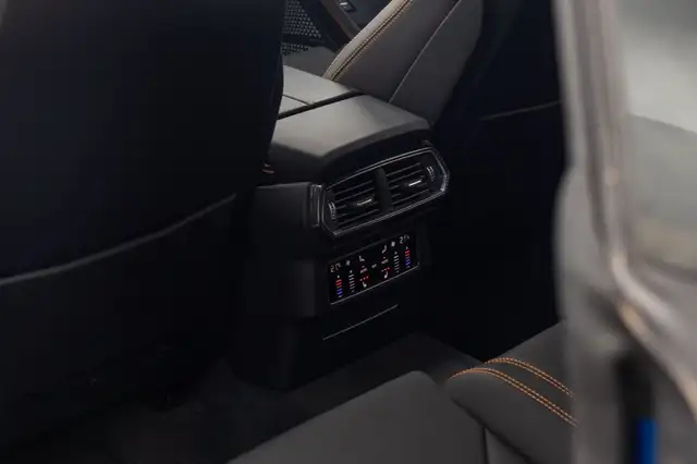 Lamborghini Urus view 13