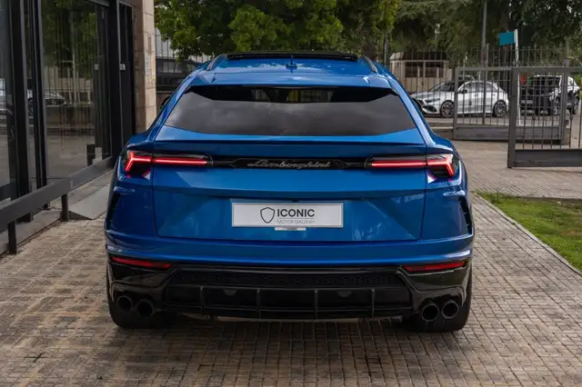 Lamborghini Urus view 8