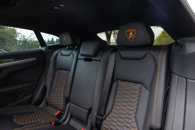 Lamborghini Urus view 12