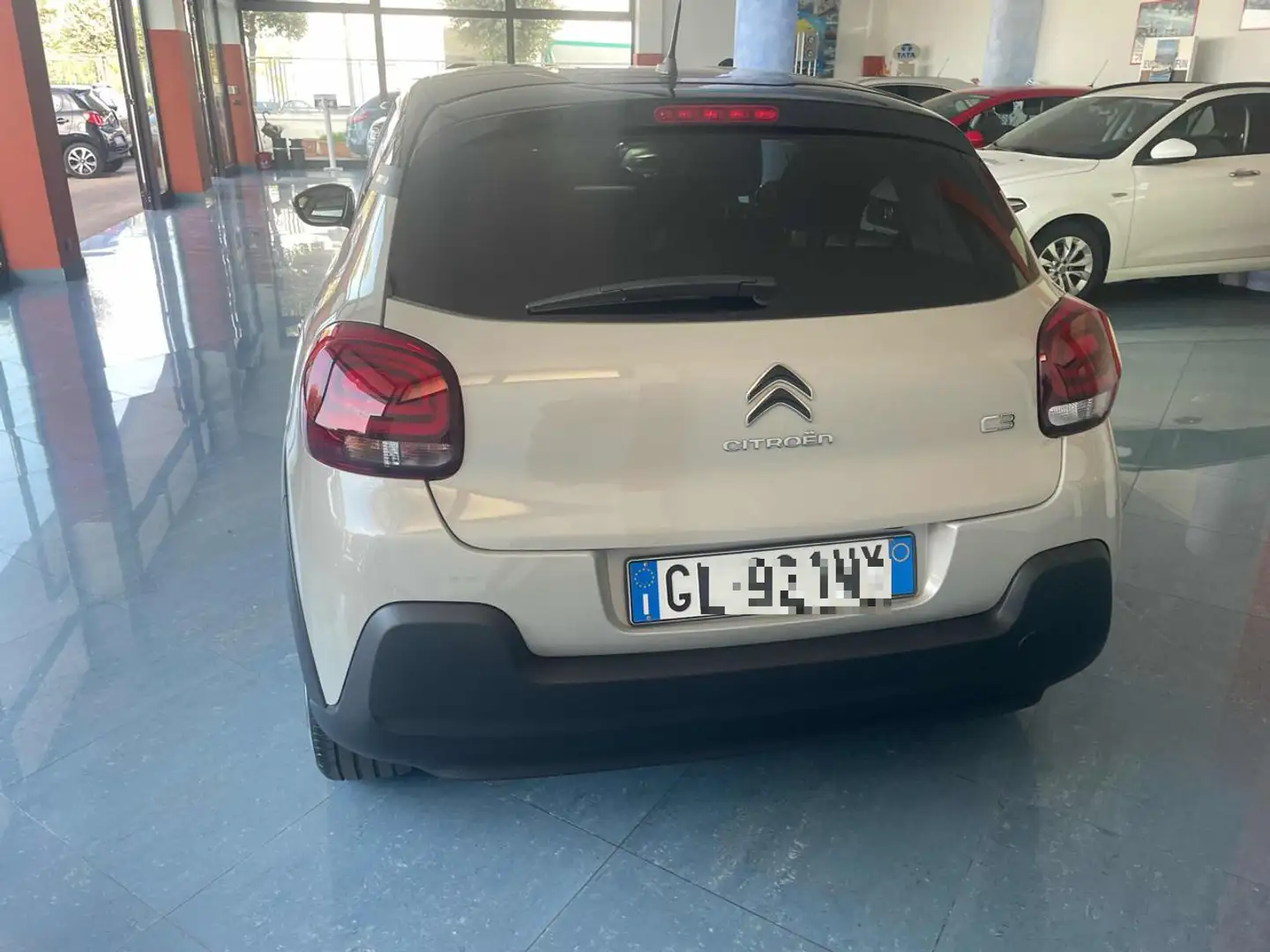 Citroen C3 PureTech 83 S&S Shine Beige - 2