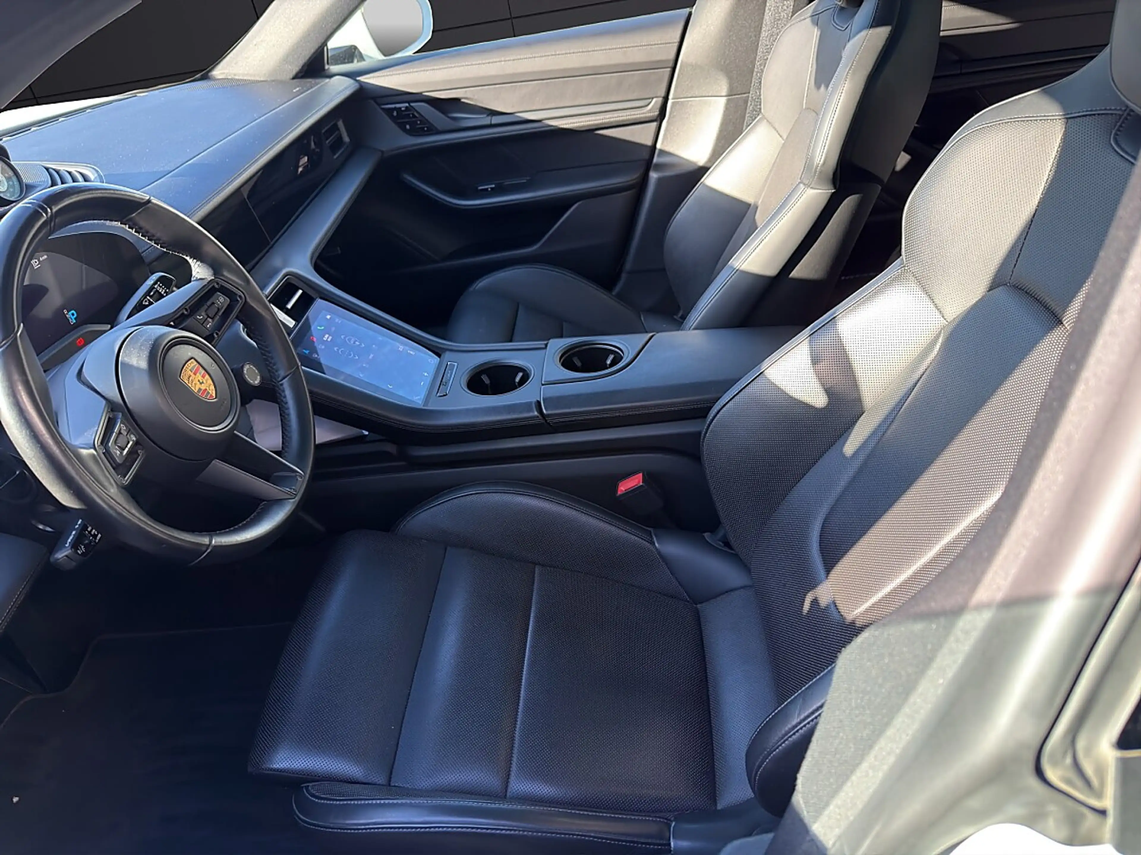 Porsche Taycan 4S Plus 83,7kWh — photo 9