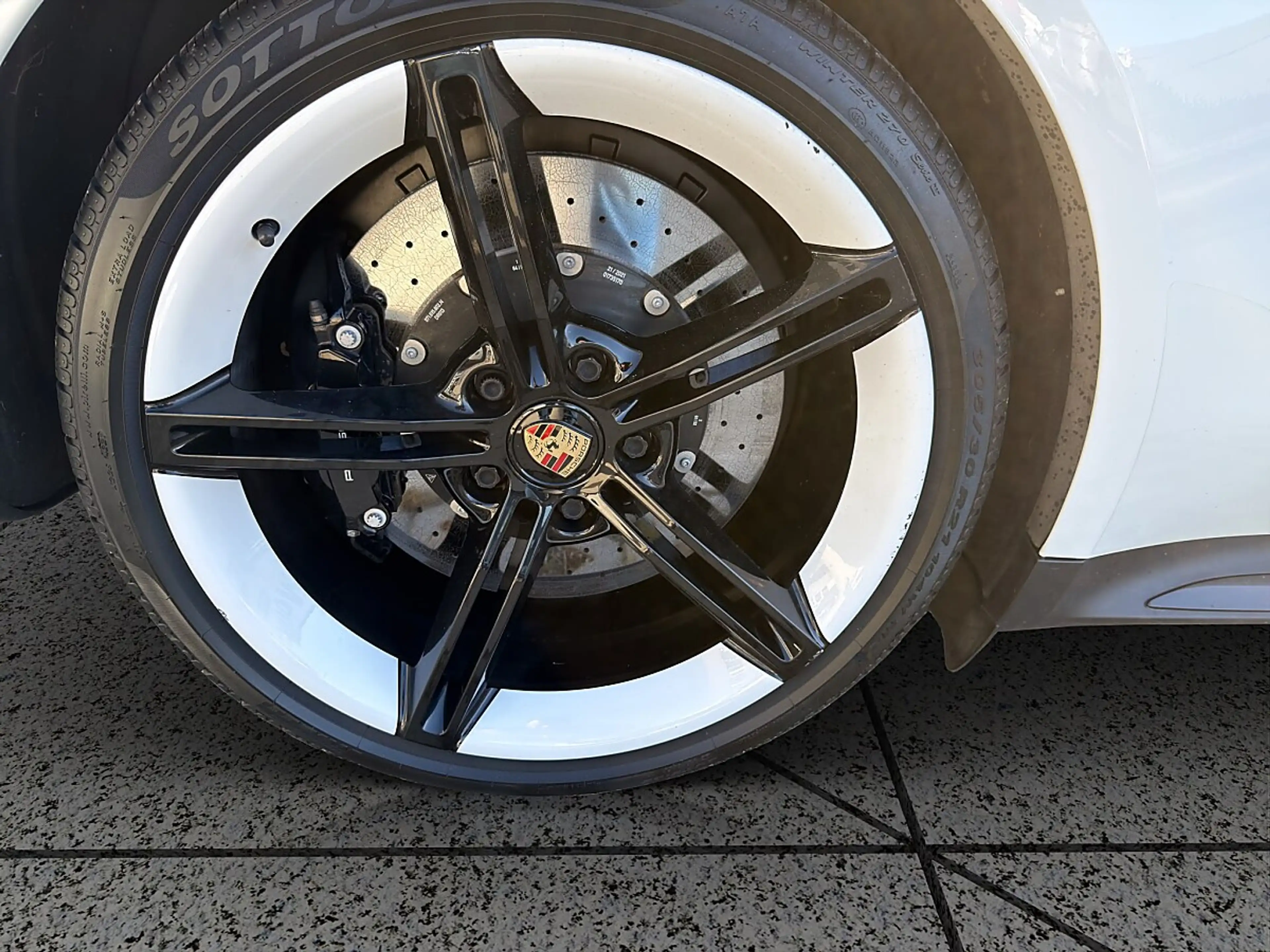 Porsche Taycan 4S Plus 83,7kWh — photo 12