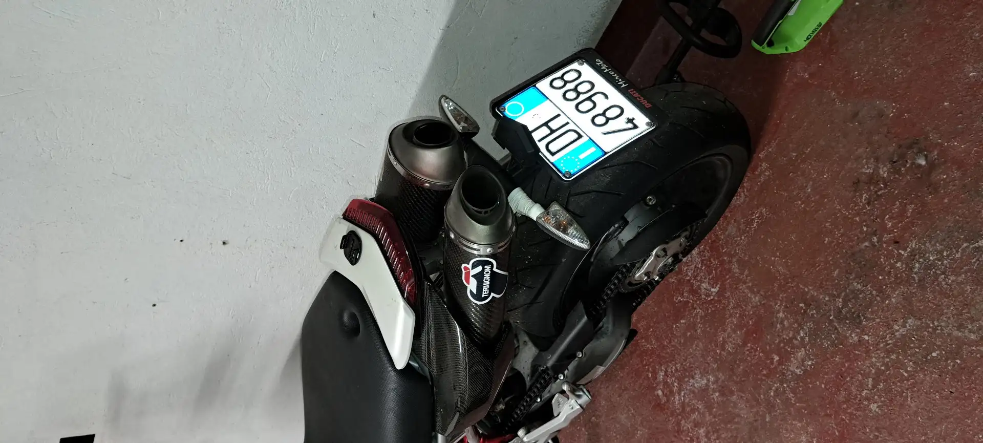 Ducati Hypermotard 1100 Bílá - 1