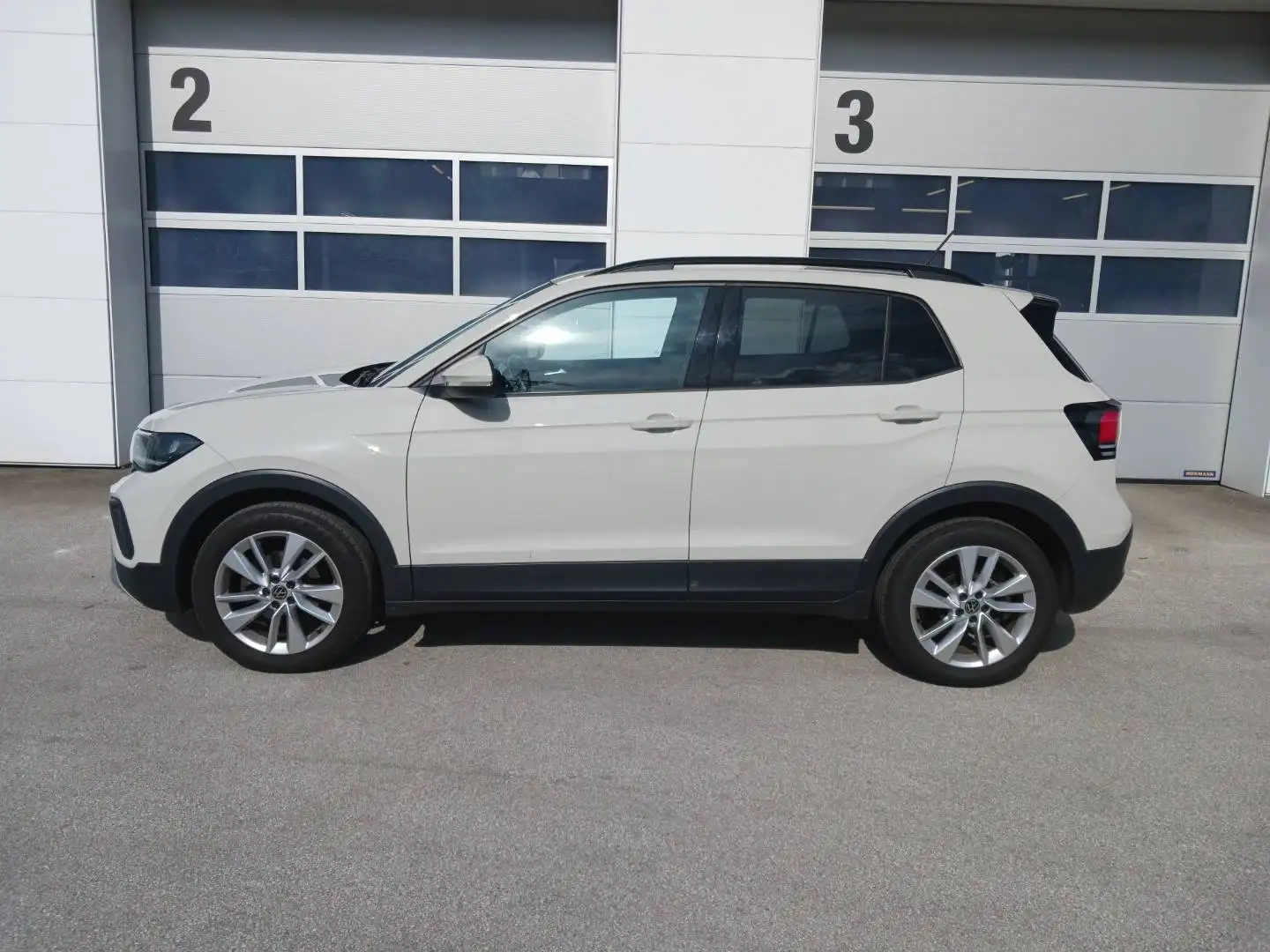 Volkswagen T-Cross 1.0 TSI 85 kW Friends Grau - 2
