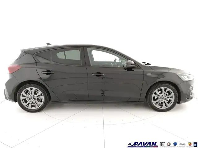 Ford Focus view 4