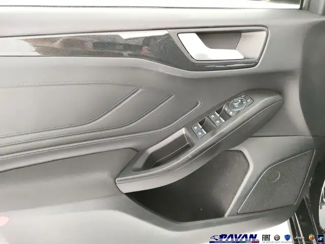 Ford Focus view 10