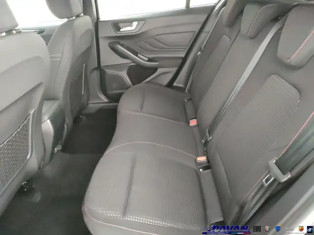 Ford Focus view 14