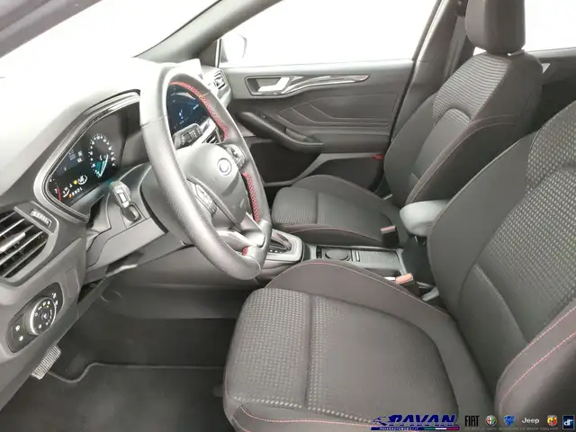 Ford Focus view 12